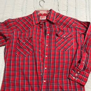 Vintage/classic Levi’s Pearl snap. Very nice quality